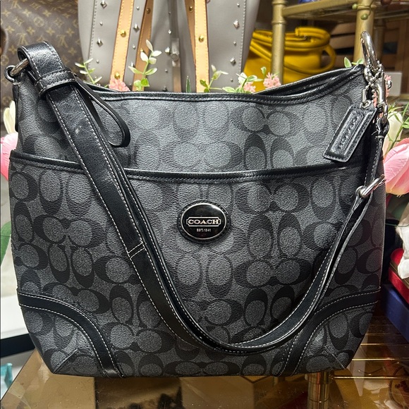❤️sOLD❤️Coach Black Monogram Shoulder Bag - Picture 2 of 6